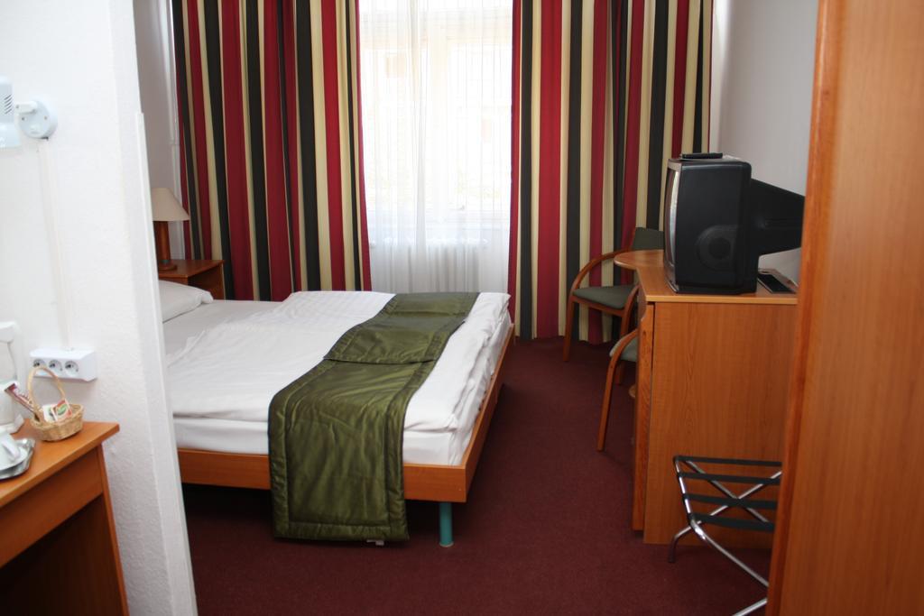 Hotel Griff Budapest Exteriör bild